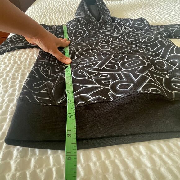 Reebok Boy's Pullover All Over Logo Active Hoodie Size 4/5 XS/XCH/TP - Picture 8 of 8